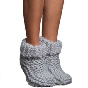 Lemon Hand Knit Slippers lavender Sz S/M
